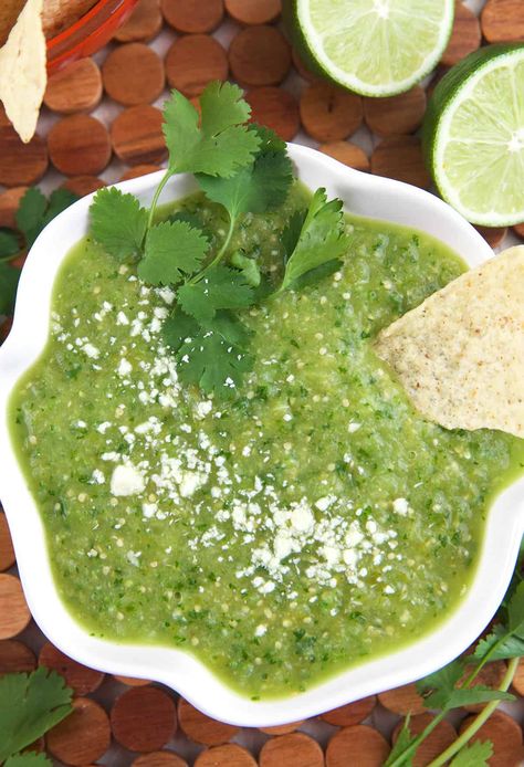 Gameday Recipes, Blender Salsa, Homemade Salsa Verde, Jarred Salsa, Salsa Verde Recipe, Gluten Free Cookbooks, Verde Recipe, Homemade Tortilla Chips, How To Make Salsa