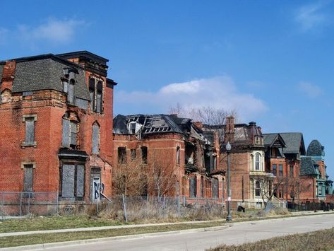 I got: You belong in...Detroit, Michigan! Which Depressing Small American Town Do You Belong In? Detroit Abandoned Buildings, Detroit Before And After, Abandoned Places In The Uk, Detroit Ruins, Detroit Riots, Detroit Houses, Historic Detroit, Abandoned Detroit, Visit Detroit