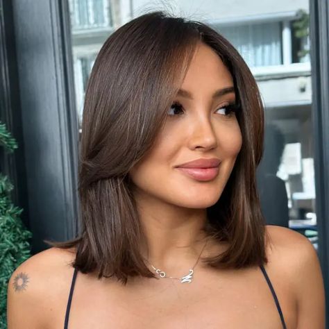 31 Stunning Curtain Bangs Short Hair Ideas To Elevate Your Style! - Glamour Corner Curtain Bangs Short Hair, Short Hair Dont Care, Curtain Bangs Short, Pretty Hair Cuts, Bangs Short Hair, Short Dark Hair, Layered Bobs, Short Hair Ideas, Bangs Short