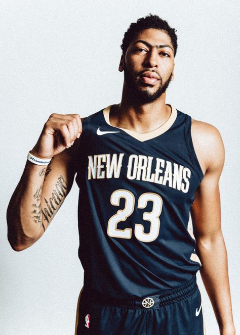 Nba Media Day Poses, Sports Headshots, Basketball Pose, Basketball Photoshoot, Basketball Banners, Nike Athletes, Basketball Senior Pictures, Basketball Pictures Poses, Bola Basket