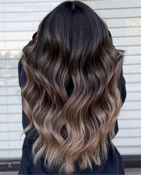 Dark Base Balayage Brunettes, Black To Light Brown Hair Ombre, Dark Brown Hair With Caramel Ombre, Dark Roots Lighter Ends Brunettes, Dark Brown With Ash Brown Balayage, Mushroom Brown Ombre Hair, Black Balayage Hair Caramel, Dark Brown Ombre Hair Straight, Platinum Balayage On Brown Hair