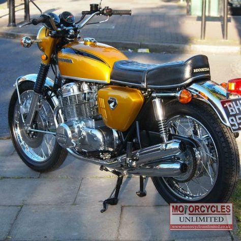 Classic Bikes For Sale, Motorcycle Restoration, Classic Honda Motorcycles, Cb 750 Cafe Racer, Cb750 Cafe Racer, Honda 750, Vintage Honda Motorcycles, Motorbike Girl, Vintage Motorcycle Posters