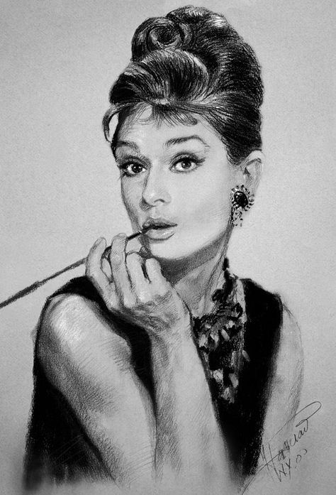 Charcoal: Audrey Hepburn Audrey Hepburn Drawing, Caroline Davis, Pop Art Face, Aubrey Hepburn, Art Photography Women, Audrey Hepburn Art, Oil Pastel Drawings Easy, Gcse Art Sketchbook, Cabin Art