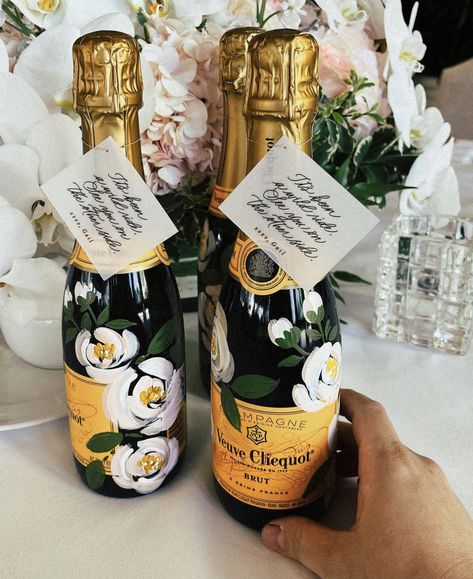 Painted Wine Bottle Engagement, Painted Alcohol Bottles, Diy Champagne Bottle, Painted Champagne Bottle Wedding, Champagne Bottle Painting, Champagne Bottle Decoration, Champagne Bottle Gift, Hand Painted Champagne Bottle, Champagne Painting