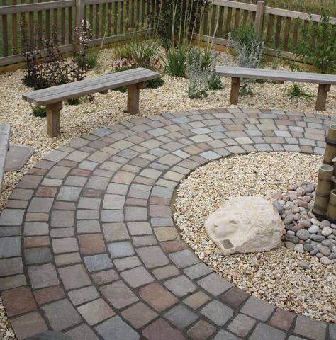 Circular Paving, Garden Design Patio, Stone Walls Garden, Garden Blocks, Garden Pavers, Outdoor Paving, Brick Patio, Stone Landscaping, Hardscape Design