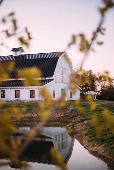 Shelby Henry and Brooks Daigle are bringing classic romance and modern luxury to Zionsville, Indiana with The Sixpence a brand new wedding and event space. Read our story on The Sixpence and the girls behind it all! Zionsville Indiana, Garden Venue, Custom Chandelier, Estate Garden, Classic Romance, Farmhouse Remodel, Wedding Reception Locations, Ceremony Seating, Indiana Wedding