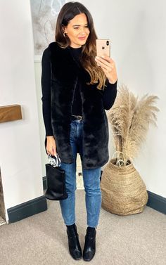 #BEAUTY ,#REALATIONSHIPS #Fashion #Outfits #Winter Outfits #Animals Faux Vest Outfit, Black Fur Coat Outfit Classy, Outfits For London Winter, Fluffy Vest Outfit, Faux Fur Gilet Outfit, Sleeveless Jacket Outfit, Black Fur Coat Outfit, Black Fur Vest Outfit, Coated Jeans Outfit