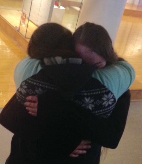 2-26-17  Until we meet again. Two sisters hugging goodbye while one goes away to the Airforce😢😢😢. Last Goodbye Aesthetic, Sister Hug, Sisters Hugging, Best Friend Hug, Sister Goals, Parents Images, Sisters Goals, Friends Hugging, Leaving School