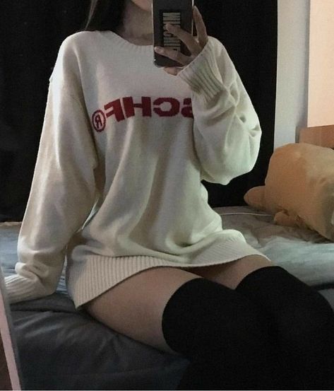 Thigh Socks Outfits, Guy Mirror Selfie, High Socks Aesthetic, Thigh High Socks Outfit, Poses For Selfies, High Socks Outfits, Socks Aesthetic, Beach Selfie, Poses Beach