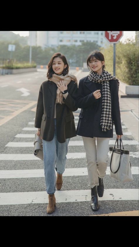 Korea Autumn Outfit Korean Street Styles, Japanese Street Style Winter, Korean Street Fashion Winter Seoul, Japanese Fashion Winter Outfits, Autumn Outfits In Korea Women, Japanese Winter Outfits Women, Japanese Winter Fashion Women, Japanese Autumn Outfit, Japan Autumn Outfit Women