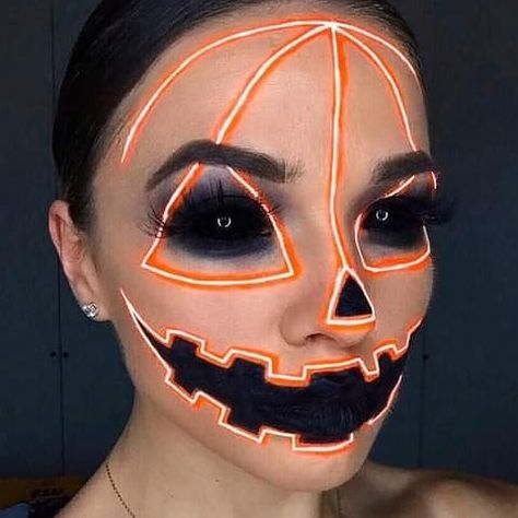 #halloweenmakeup hashtag on Instagram • Photos and Videos Disney Halloween Nails, Disney Princess Makeup, Halloween Makeup Tutorial Easy, Disney Inspired Makeup, Halloween Makeup Clown, Scary Clown Makeup, Holloween Makeup, Princess Makeup, Neon Makeup