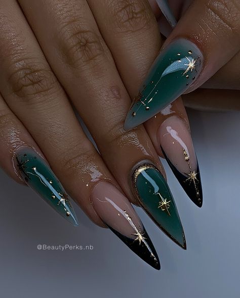 Acrylic Stilettos w/Airbrush Greens & Gold Accents✨ Sounds like a recipe 😂🤌🏼 lol Book Your Appointment in my Bio 💕 #tucsonnails #tucsonnailtech #aznailtech #aznails #nails #nails2inspire #nailideas #nailinspo #nailart #naildesign #nailjunkie #airbrushnails #greennails #stilettonails Green Stilleto Nail, Wicked Green Nails, Dark Emerald Nails, Red And Green Chrome Christmas Nails, Green Holiday Nail Designs, Green Airbrush Nails, St Patrick’s Nails, Pretty Stiletto Nails, Airbrush Nails Designs