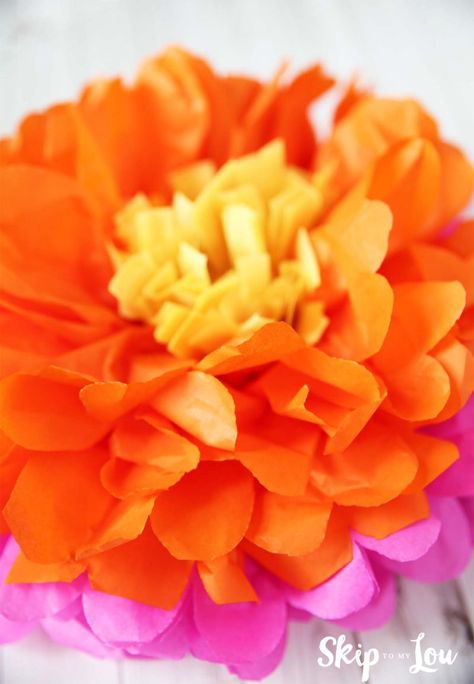 Paper Flowers Make Tissue Paper Flowers, Tissue Paper Craft, Tissue Paper Flowers Diy, Paper Dahlia, Tissue Paper Crafts, Easy Paper Flowers, Paper Flower Crafts, Diy And Crafts Sewing, Crepe Paper Flowers