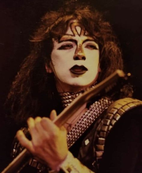 vinnie vincent of KISS in ankh warrior makeup<3 Vinnie Vincent Kiss, Warrior Makeup, Band Kiss, The Ankh, Collage Pieces, Vinnie Vincent, Kiss Members, Kiss Army, Kiss Art