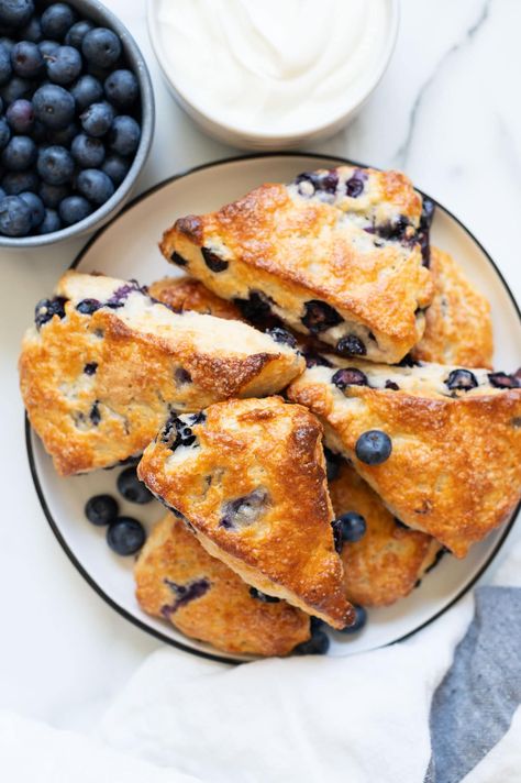 Blueberry Greek Yogurt Scones Greek Yogurt Scones, Yogurt Scones Recipe, Pumpkin Cottage Cheese, Yogurt Scones, Zucchini Cheddar, Healthy Scones, Greek Yogurt Cake, Pumpkin Cottage, Yogurt Bread