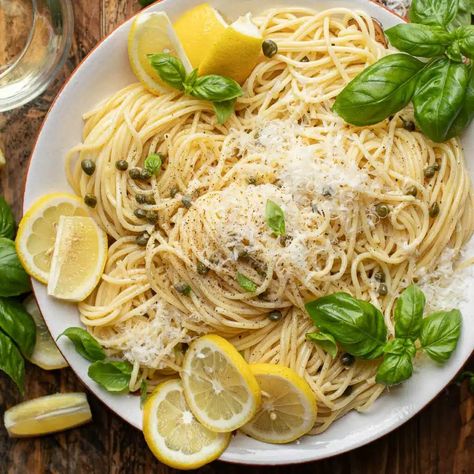 Lemon Caper Pasta, Recipe With White Wine, Light Pasta Sauce, White Wine Pasta Sauce, Angel Hair Pasta Recipes, White Wine Recipes, Lemon Pasta Recipes, Capers Recipe, Light Pasta