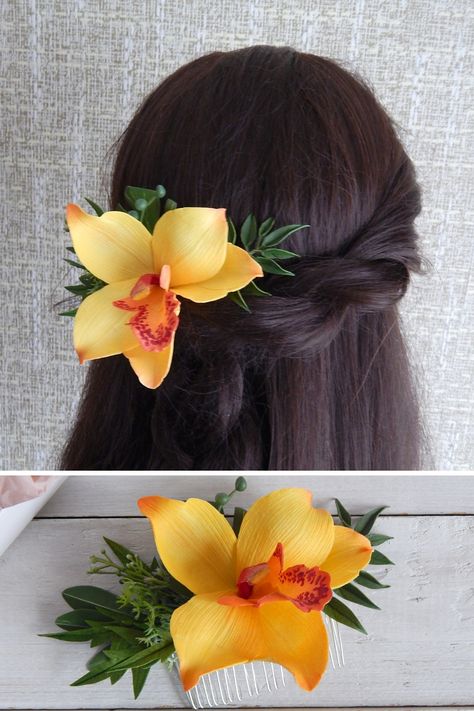 Hawaii Hairstyle, Yellow Orchid Flower, Moana Boat, Beach Bday, Hawaii Hair, Hawaiian Hairstyles, Orchid Hair, Boho Flower Crown, Yellow Orchid