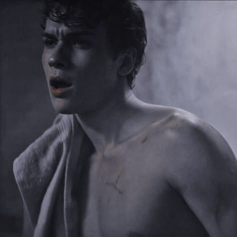 Mattheo Riddle Shower Scene, Benjamin Wadsworth Shirtless Photos, Mattheo Riddle Shirtless Pics, Mattheo Riddle Fanart, Theo Riddle, Ben Wadsworth, Matthew Riddle, Benjamin Wadsworth Photoshoot, Riddle Pictures