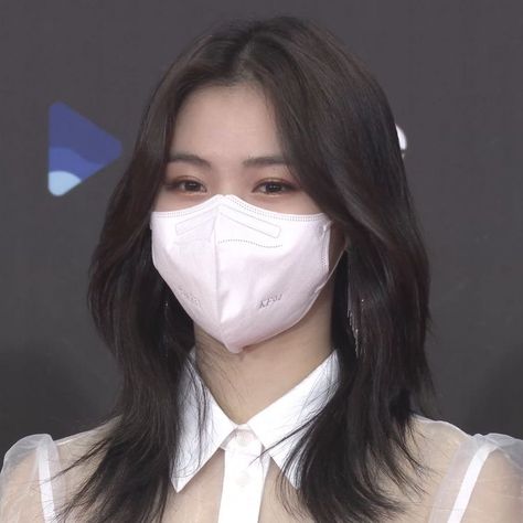 Kpop Short Hair, Sind Curtain Bangs, Was Sind Curtain Bangs, Hair Color Underneath, Hair Curling Tips, Kpop Hair, Itzy Ryujin, Lob Hairstyle, Shot Hair Styles