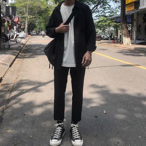 Converse Outfit Ideas Men, Converse All Star Outfit Men, Black Converse Outfit Ideas, Acubi Fashion Men, Converse Outfit Men Street Style, Converse All Star Outfit, Converse Outfit Aesthetic, All Star Converse Outfit, Black Converse Outfit Men