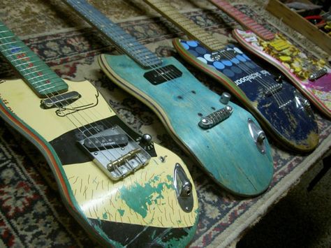 Skateboard Guitar, Мотоциклы Harley Davidson, Guitar Man, Recycled Skateboards, Skate Decks, Tony Hawk, Beautiful Guitars, Guitar Building, Guitar Art