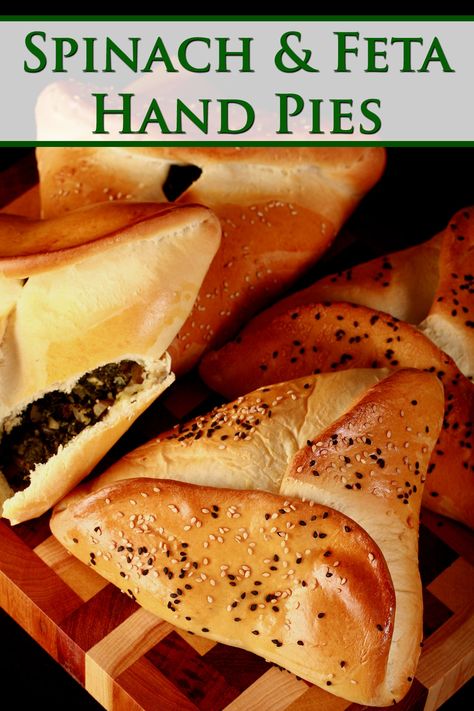 Lebanese Bakery, Hand Pie Recipes, Spinach Pie, Hand Pie, Make Ahead Lunches, Savory Chicken, Bread Bun, Spinach And Feta, Hand Pies