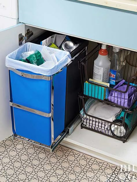 Out of Reach Organiser Cucina, Kitchen Sink Organization, Kitchen Sink Storage, Kabinet Dapur, Diy Kitchen Storage, Sink Storage, Kitchen Diy, Kitchen Furniture Design, Tiny Kitchen