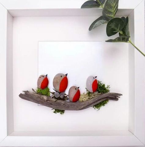 Pebble art Christmas Pebble Art Ideas, Pebble Art Ideas, Christmas Pebble Art, Stone Pictures Pebble Art, Box Frame Art, Painted Pebbles, Pebble Art Family, Pebble Pictures, Stone Pictures