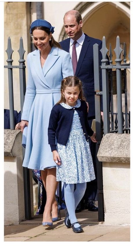 Kate Middleton Family, Easter Service, Prins William, Kate Middleton Wedding, Royal Family Fashion, Royal Family Pictures, Zara Looks, Prince George And Princess Charlotte, Will And Kate