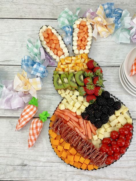 Bunny Charcuterie Board, Bunny Charcuterie, Easter Fruit Tray, Easter Platter, Easter Fruit, Slow Roasted Italian, Spring Appetizers, Meat And Cheese Tray, Kids Easter Party