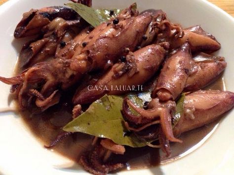 One of my favorite recipe, squid stewed in vinegar and some other common ingredients in a Filipino kitchen.        Ingredients:   1 lb squi... Adobong Pusit Recipe, Pusit Recipe, Adobong Pusit, Bicol Region, Pinoy Dishes, Pancit Canton, Taro Leaves, Famous Dishes, Philippines Recipes