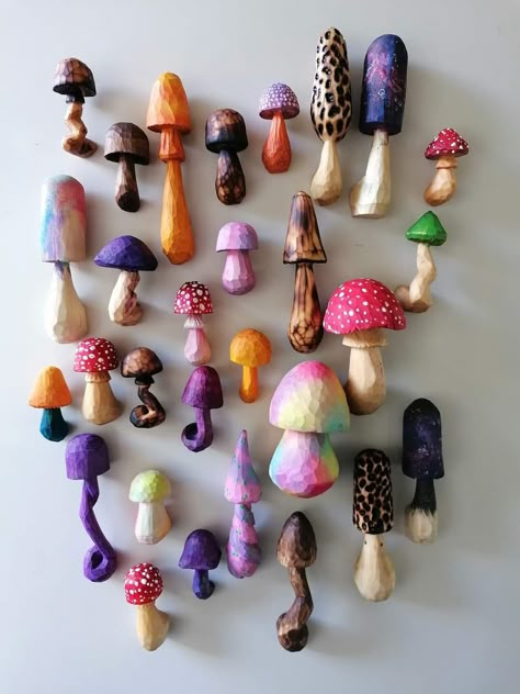 Beginner Whittling Projects, Whittling Projects For Beginners, Wood Carving Ideas Beginner, Polymer Clay Crafts For Beginners, Decorative Mushrooms, Sculpy Ideas, Sculpey Clay Ideas, Tre Kunst, Whittling Projects