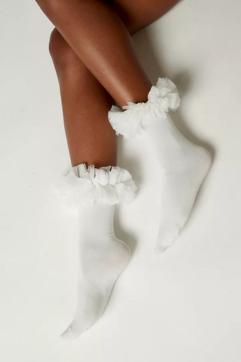 Happy Socks Marry Me Ruffle Half Crew Sock | Urban Outfitters Canada Ruffle Socks Outfit, Bb Shoes, Ruffle Socks, Ruffled Socks, Sock Outfits, Fasion Outfits, Toddler Socks