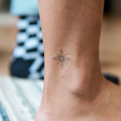 Back Of Ankle Tattoo, Cute Ankle Tattoos, Ankle Tattoo Designs, Ankle Tattoos For Women, Anklet Tattoos, Subtle Tattoos, Feather Tattoos, Foot Tattoo, Ankle Tattoo