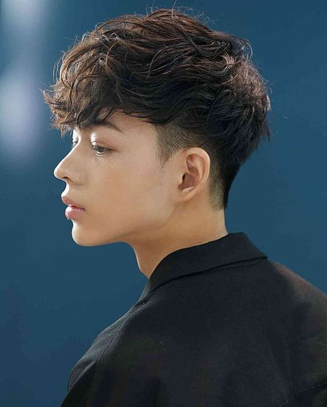 Messy Fringe, Mens Haircuts Short Hair, Men Haircut Curly Hair, Textured Haircut, Taper Fade Haircut, Mens Hairstyles Thick Hair, Tapered Haircut, Asian Man, Medium Curly Hair Styles