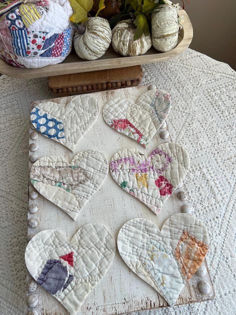 Old Quilts Repurposed Ideas Diy, Vintage Quilt Crafts, Vintage Fabric Projects, Jennifer Clouston, Repurposed Quilts, Quilt Embellishments, Avent Calendar, Quilt Crafts, Quilted Hearts