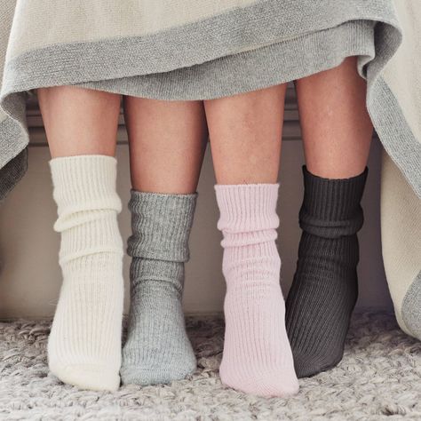 Slippers Photography, Reading Socks, Socks Photography, Rock My Style, Socks Aesthetic, Luxury Nightwear, Warm Pajamas, Bed Socks, Cashmere Socks