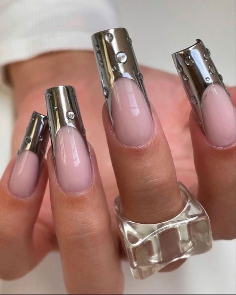 Trendy Nails2023, Silver French Tip, Nails Y2k, Gel Toe Nails, May Nails, Modern Nails, July Nails, Nails Only, Gem Nails