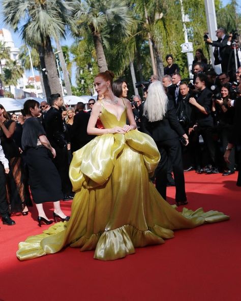 Cannes Film Festival 2024: The Best-Dressed Stars On The Red Carpet | Harper's Bazaar Singapore Red Carpet Aesthetic, Tamara Ralph, Black Tie Formal, Festival 2024, Winnie Harlow, Charlotte Gainsbourg, Red Carpet Look, Red Carpets, Full Length Gowns