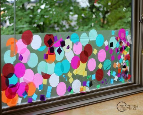 Preschool Window Decorations, Contact Paper Window Art, Summer Crafts For Preschoolers, Decorate A Classroom, Mess Free Craft, Decorate Classroom, Arts And Crafts For Kids Toddlers, Preschool Steam, Story Time Ideas