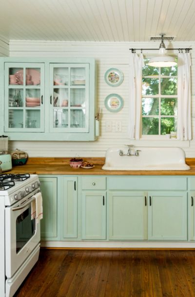 Mint Kitchen Cabinets, Mint Green Kitchen Ideas, Mint Green Cabinets, Pistachio Kitchen, Lowcountry Farmhouse, Cabin Colors, Wood Kitchen Backsplash, Rustic Kitchen Backsplash, Kitchen Butcher Block