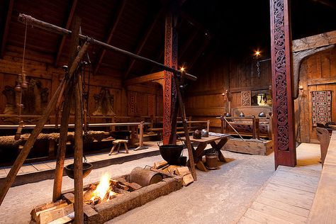 Viking house by Jon Olav, via Flickr Viking Hall, Mead Hall, Turf House, Norse Culture, Nordic Architecture, Wattle And Daub, Viking House, Viking Decor, Viking Village