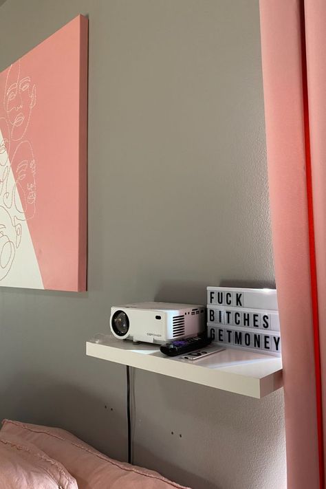 Bedroom Projector, Projector Shelf, Projector In Bedroom, Floating Shelves Bedroom, Bedroom Pink, Eclectic Living Room, Home Organisation, Dream Room Inspiration, Movie Room