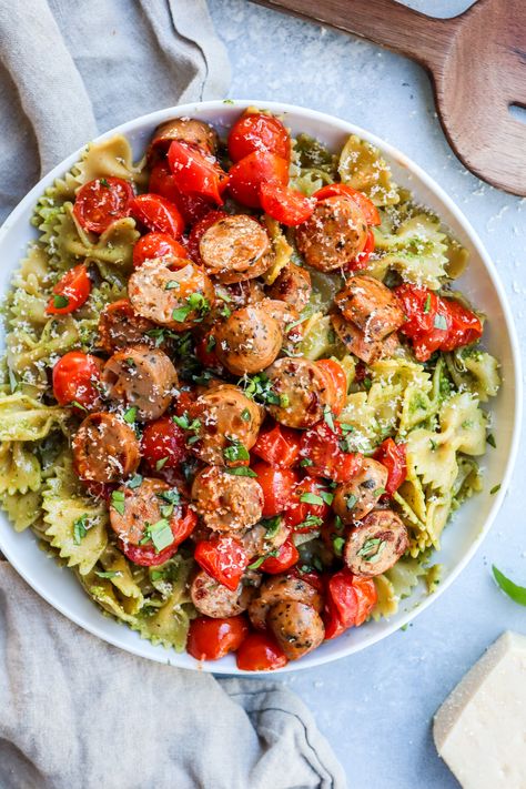 Caprese Chicken Sausage, Dinner Kid Friendly, Baked Potato Chicken, Potato Chicken Casserole, Baked Potato Chicken Casserole, Sausage Dinners, Arugula Pasta, Chicken Sausage Pasta, Chicken Sausage Recipes