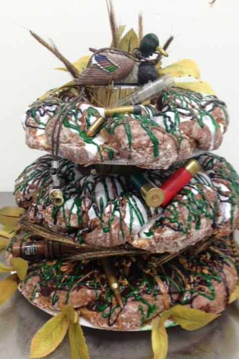 Grooms Cake- King Cake by Cajun Glaze Donuts in New Iberia, Louisiana King Cake Grooms Cake, Cajun Wedding, King Cake Bites, Kings Cake Cupcakes, King Cake Recipe Easy, New Orleans King Cake, King Cake Recipe, King Cake Baby, Queen Wedding