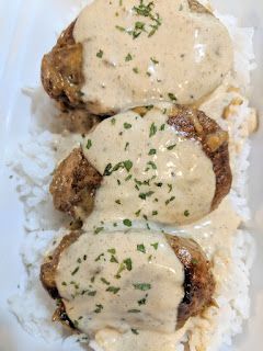 Pork Medallions & Blue Cheese Sauce Bleu Cheese Recipes, Sauce For Pork Tenderloin, Balsamic Pork Chops, Lemon Pepper Sauce, Cheese Noodles, Boneless Pork Chop Recipes, Keto Pork, Pork Medallions, Pork Sauce