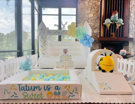 The sweetest 🍦 first birthday party soft play setup for sweet baby Tatum! #softplayconroe, #icecreambirthdaysoftplay#sweetone#sweetonesoftplay#sweetonebirthday #softplaythewoodlands, #softplaymontgomery, #softplaywillis, #softplayspring, #softplaytomball, #partyplanning, #toddlerfun, #kidsparties, #momlife, #ConroeTX, #TheWoodlandsTX, #MagnoliaTX, #SpringTX, #partyrentals. Kids’ birthday parties, Moms, Party planners, Pregnant moms, Conroe, The Woodlands, Magnolia, Spring, Soft play, Bubbl... First Birthday Bounce House, Soft Play Birthday Party, Birthday Bounce House, Toddler Bounce House, Soft Play Area, Bounce Houses, Party Planners, Ice Cream Birthday, Soft Play