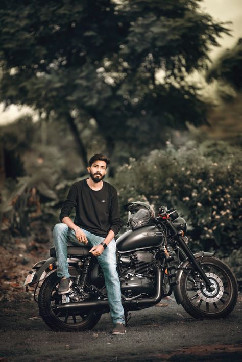 Jawa bikes Jawa forty two Arindam bikes Bike Poses Men, Jawa 42 Bobber, Jawa Classic, Jawa 42, Jawa Motorcycle, Bike Pose, Motorcycle Photo Shoot, Outdoor Poses, Biker Guys