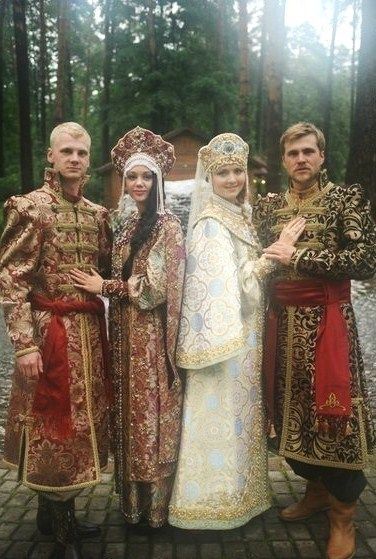 Wedding Couple Clothes, Russian Dress, Russian Clothing, Couple Clothes, Russian Wedding, Russian Culture, Russian Folk, Folk Dresses, Clothes Outfit