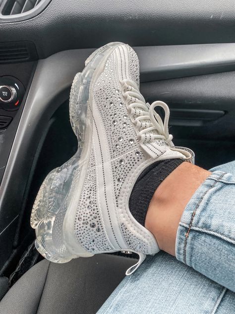 Steve Madden Sparkly Tennis Shoes, Sparkly Shoes Sneakers, Sparkly Sneakers, Steve Madden Shoes Sneakers, Steve Madden Sneakers, Sparkly Shoes, Cute Everyday Outfits, Tennis Shoes, Beyonce